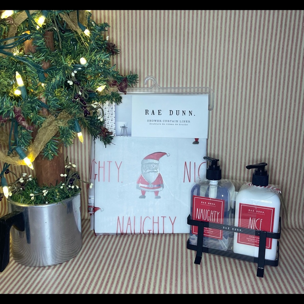 🎄 NWT 🎄 Rae Dunn Christmas Bathroom Set - Great addition for the holidays 🎄